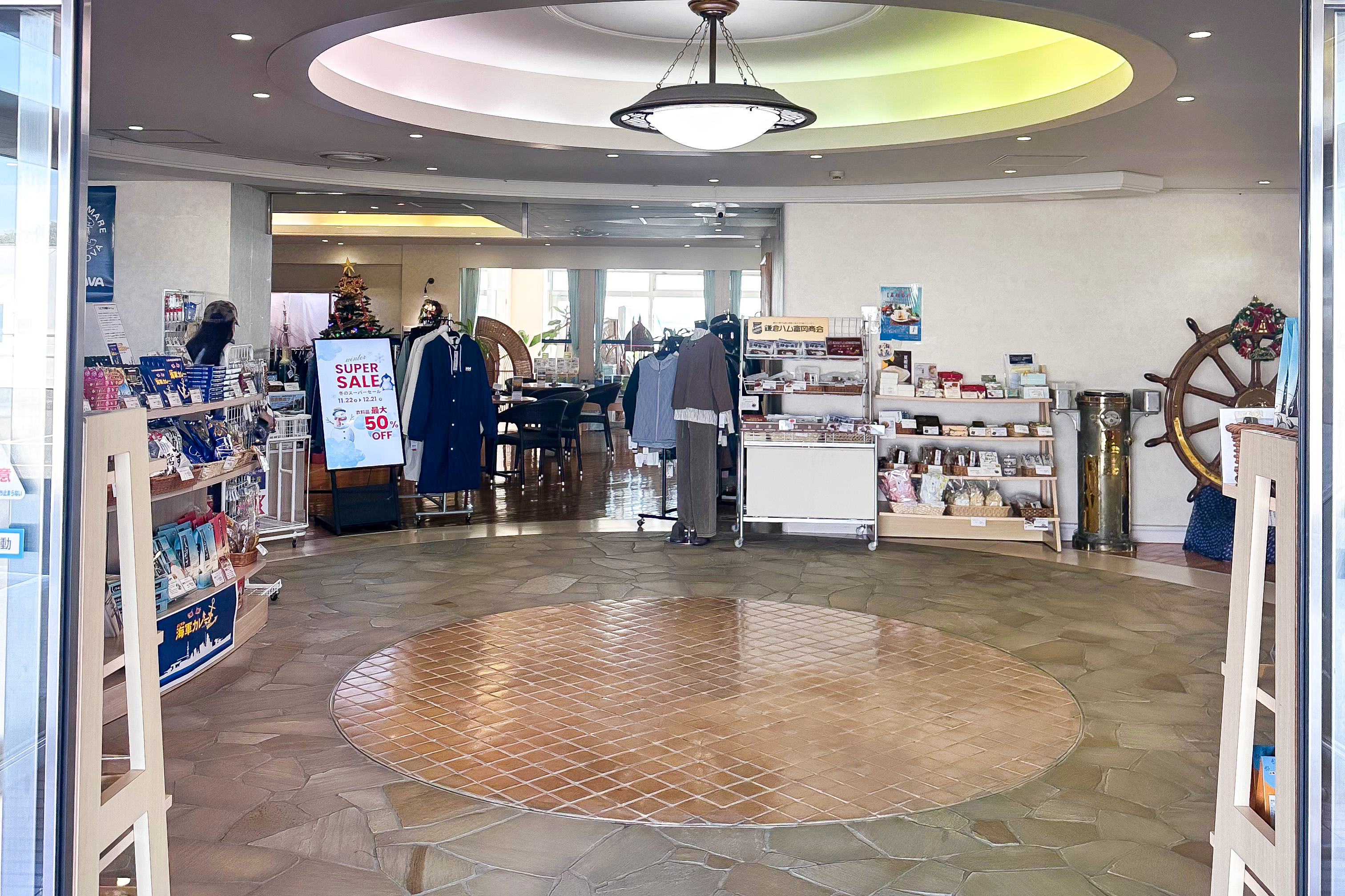 佐島マリーナホテル3階入口