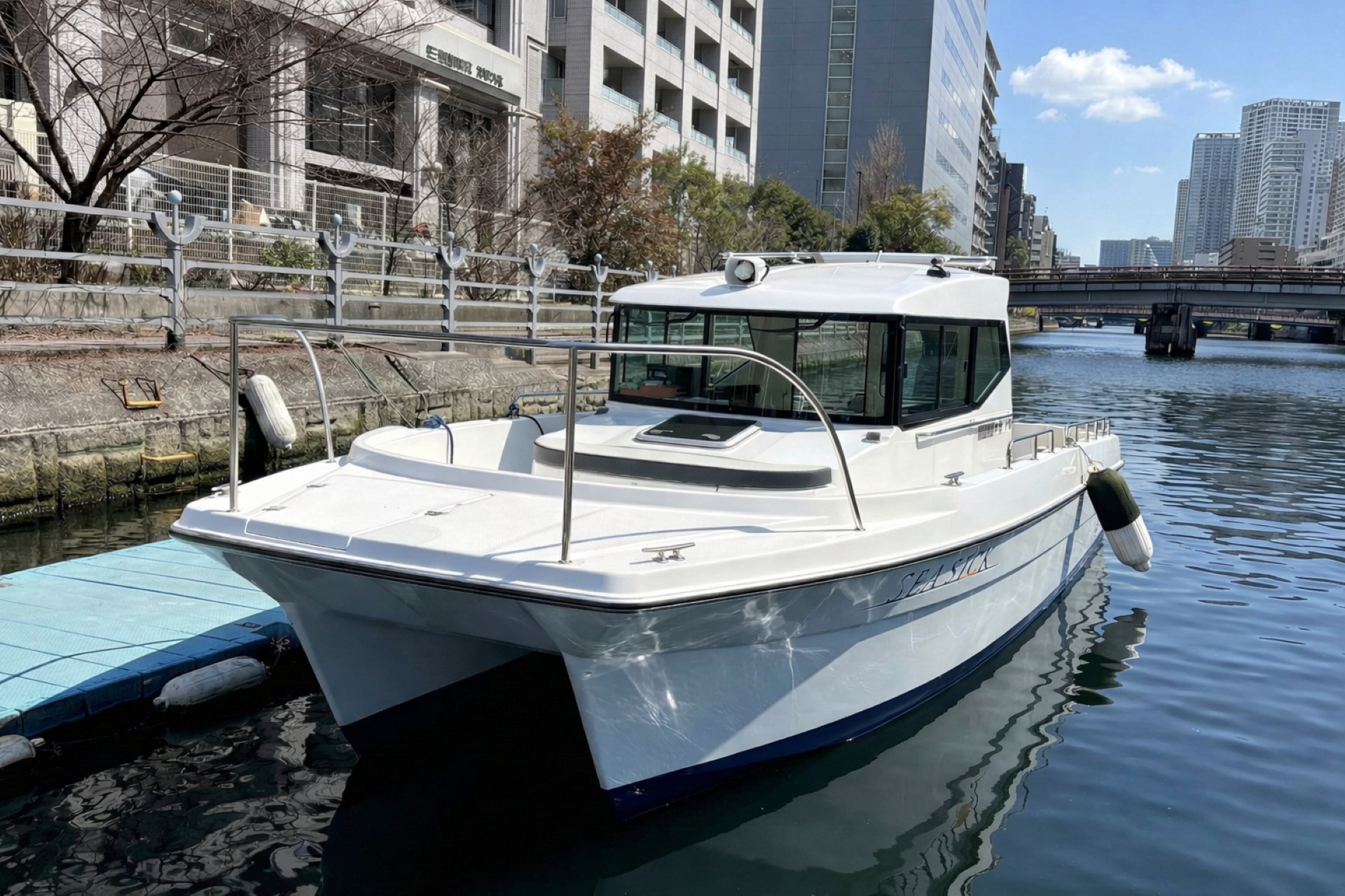 シーストーリー号を前方から見た図