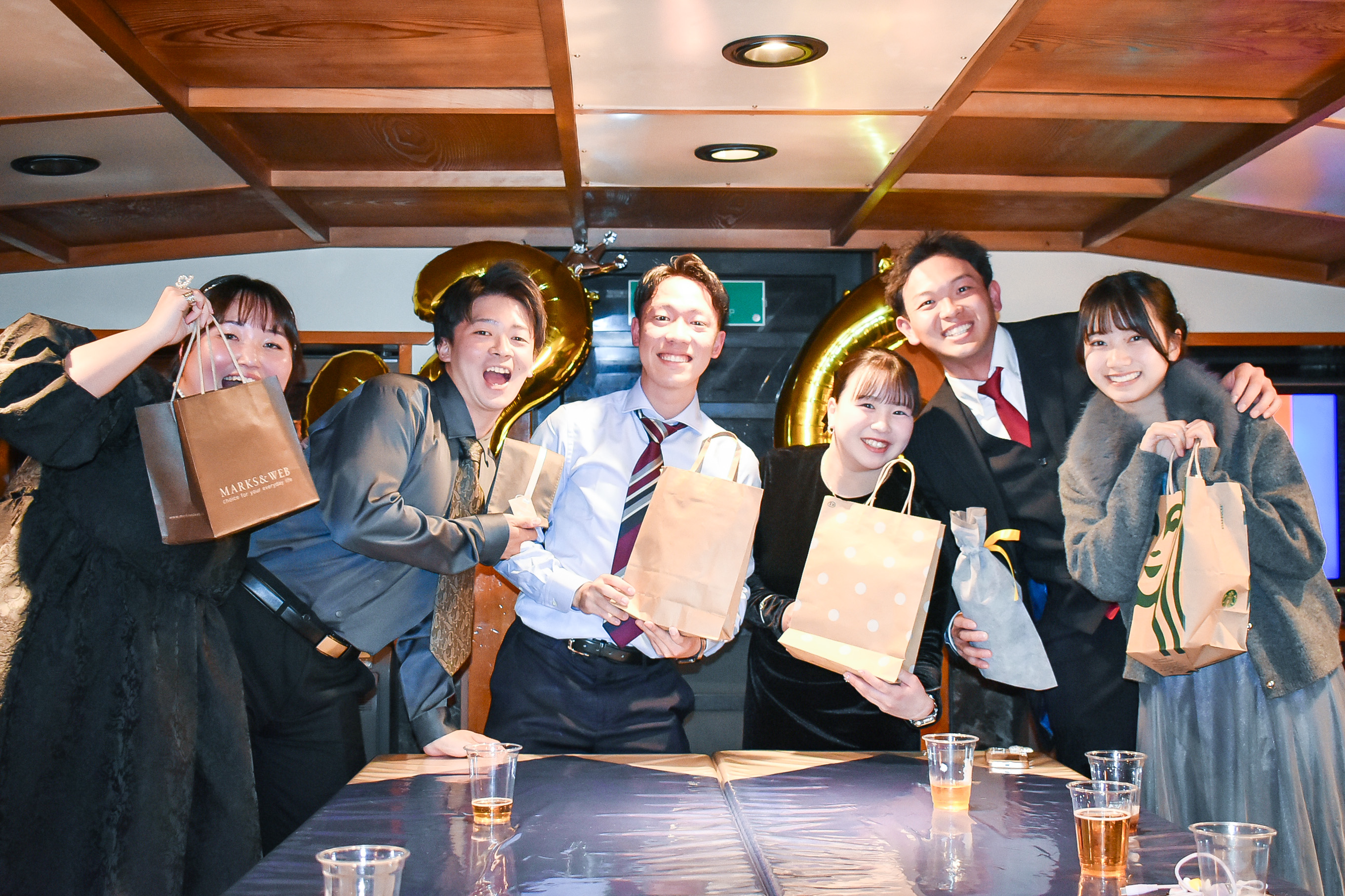 プレゼント交換の様子