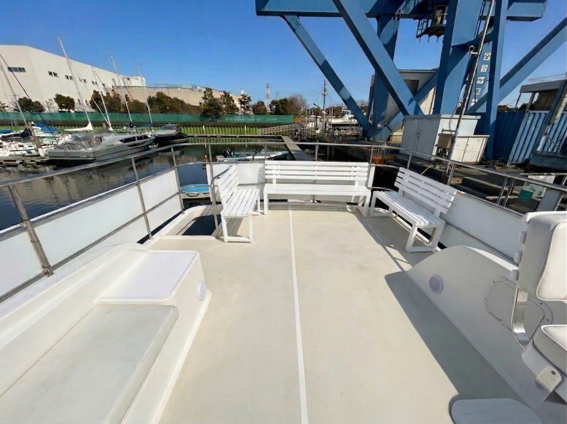 アズーリ号フライングデッキ